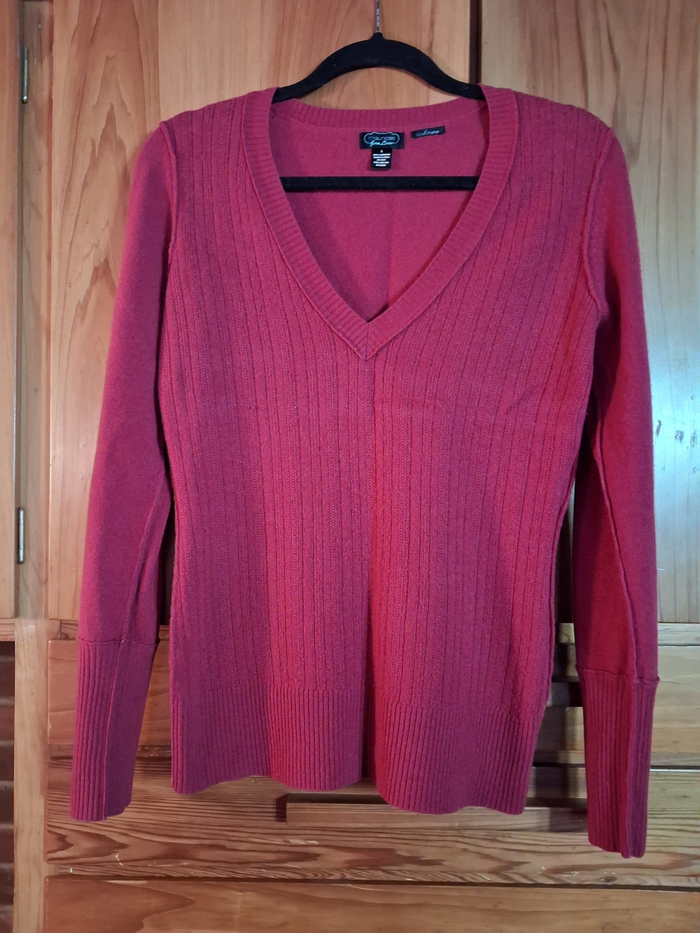 100% Cashmere Maurices Women's V-Neck Ribbed Sweater - Soft Red
